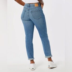Brand New Hollister Curvy High-Rise Medium Wash Mom Jeans